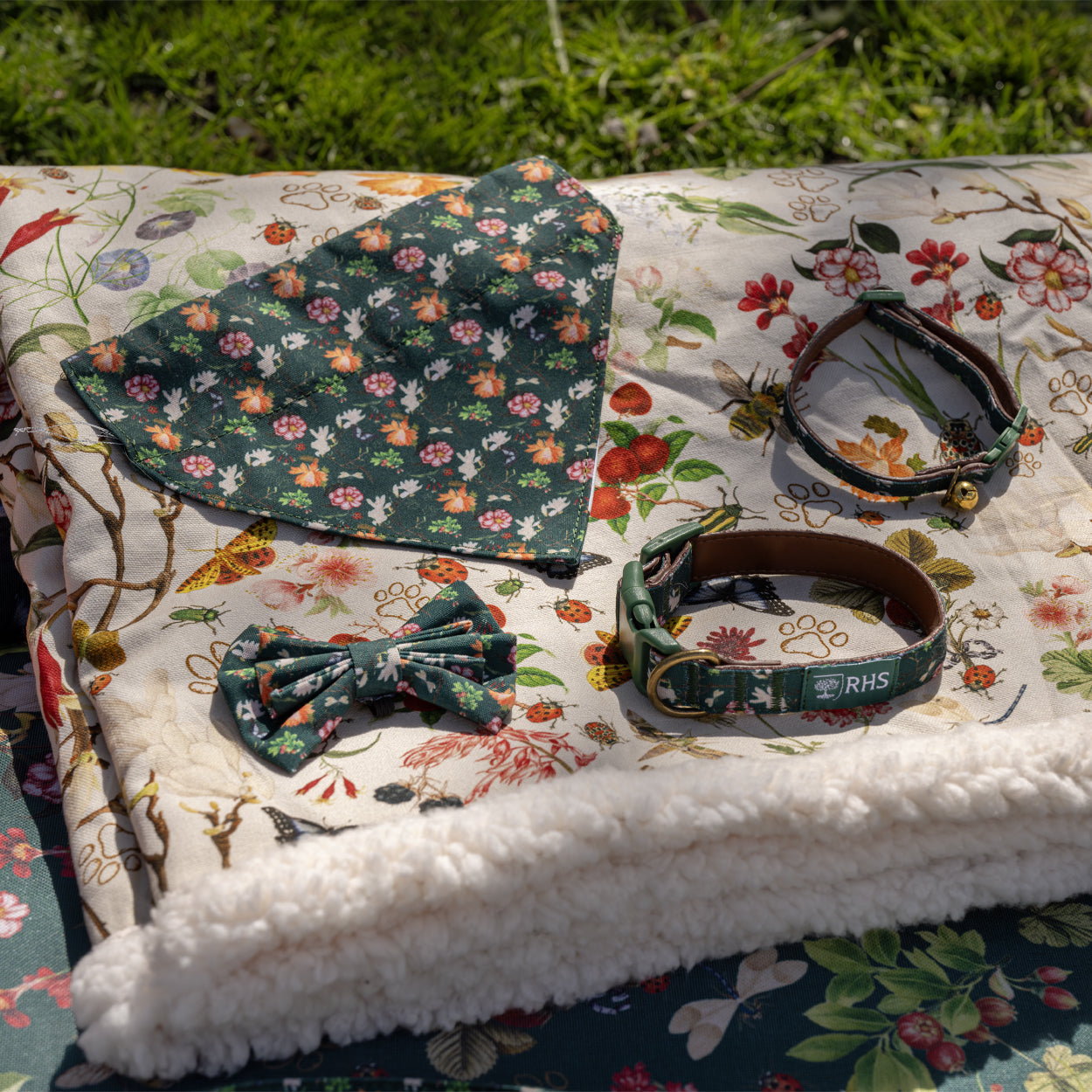 Royal Horticultural Society Pets in the Garden Bow Tie